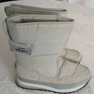 BlowFly Snow Joggers boots size 5